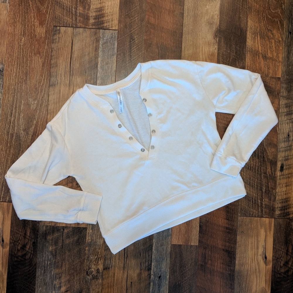 LIGHT CREAM LACE UP CROPPED SWEATSHIRT - Picture 4 of 8